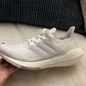 ADIDAS ULTRABOOST WORN ONCE